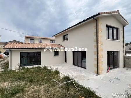 villa 4 pièces 130 m²