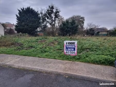 terrain à bâtir montigny-lencoup (77520)