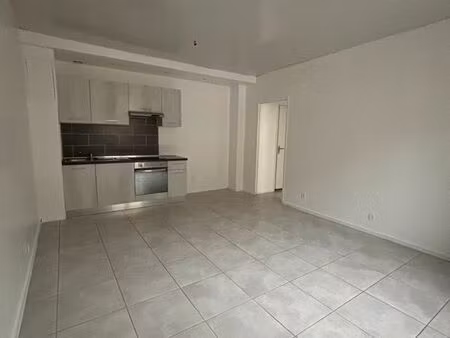 appartement t2 rénové – 37 m² – firminy (42700)