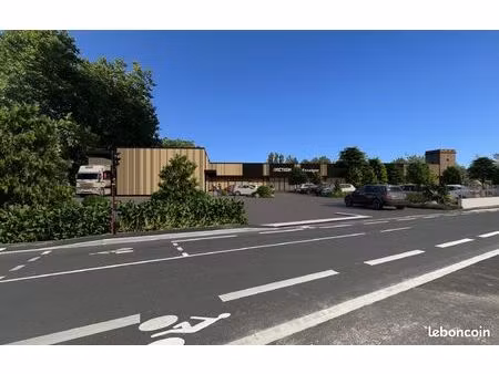 local commercial 254 m²