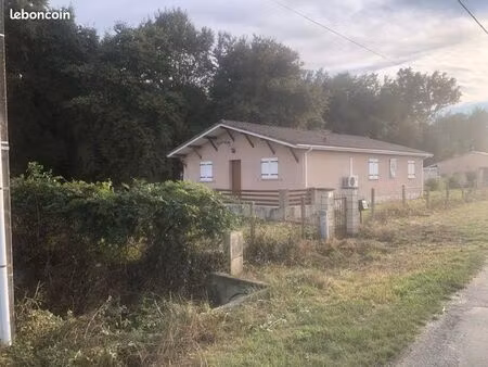 maison 99 m² (2000) sur 1385 m² – piscine  cheminée  vue vignes et bois – calme absolu