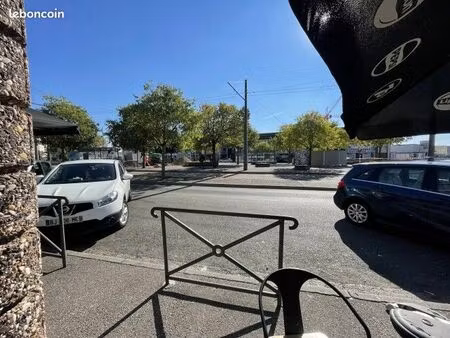 salon de thé 180 m²