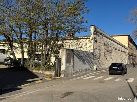 local commercial 205 m²