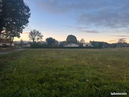 terrain 1 700 m² lespouey