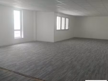 bureaux 2 487 m²