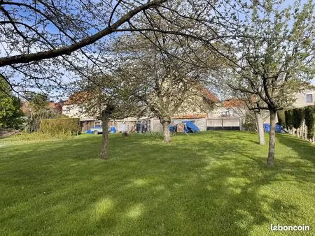 terrain 1014 m² effiat