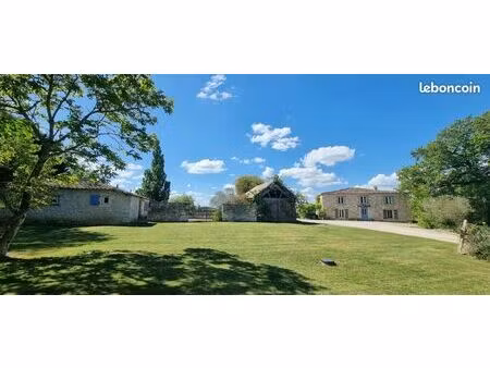 maison 6 pièces 220 m²