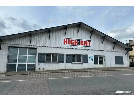 local commercial 1100 m² tonneins