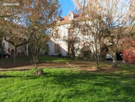 maison 8 pièces 260 m²