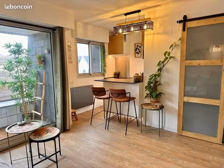 studio à la mer avec stationnement privé