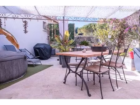 loft/atelier/surface 5 pièces 160 m²