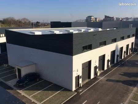 local d'activite 500 m² chelles