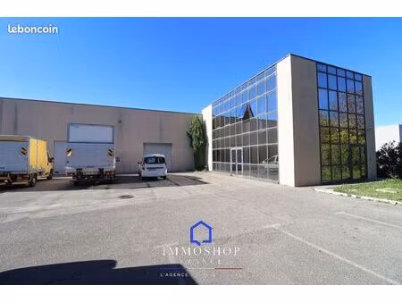 local 814 m² pertuis