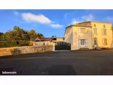 maison 9 pièces 197 m²