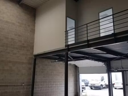 local industriel 150 m²