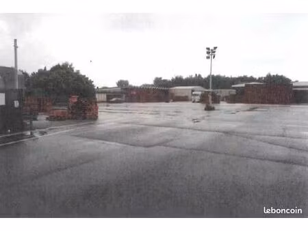 local d'activité 1 822 m²