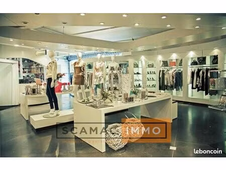 local commercial 2 200 m²