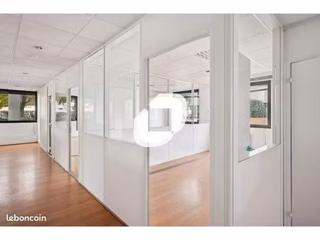 bureaux 118 m²