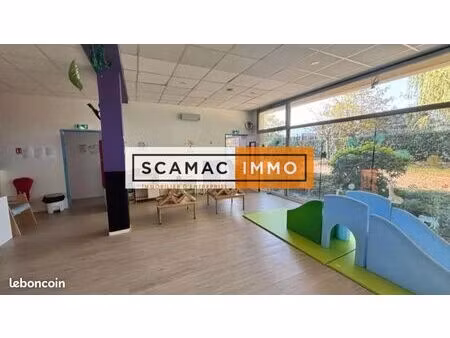 local d'activité 285 m²