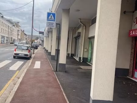 local commercial 90 m²