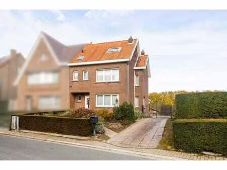 maison unifamiliale avec 4 chambres et jardin exceptionnel