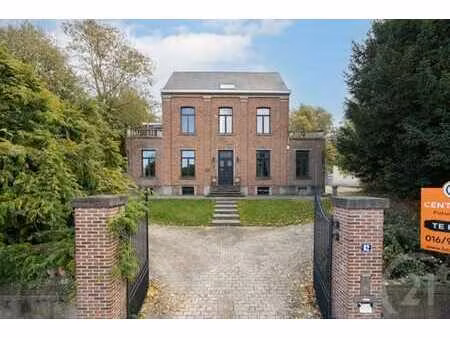 élégante maison de maître avec 6–7 chambres