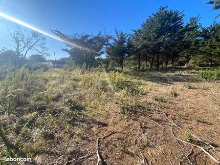 terrain 435 m² barbatre