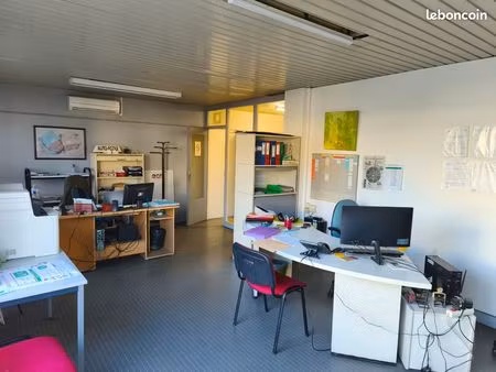 local commercial / de services à louer – 75 m² – floirac (33270)