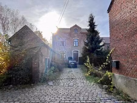 unité d’habitation dans une authentique ferme à landen