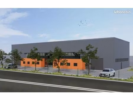 local d'activité 1 050 m²