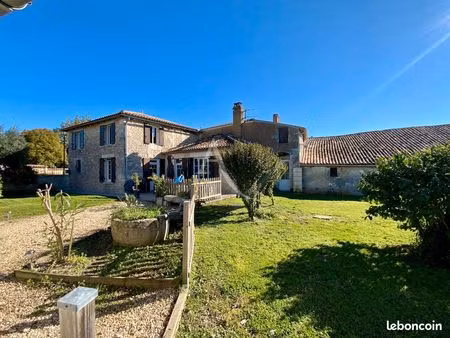 maison 6 pièces 199 m²