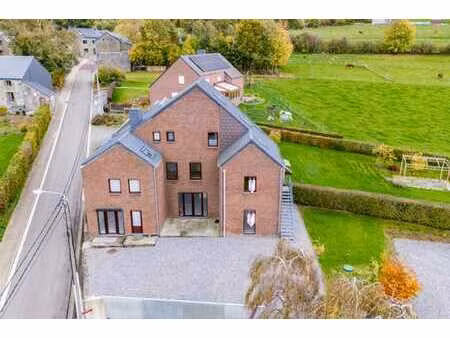 charmant triplex avec terrasse et box de stockage à hargimon