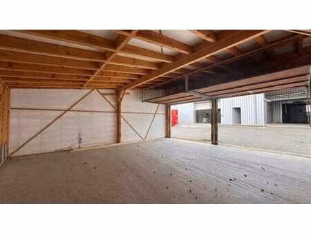 double garage de 45 m² très bien situé !