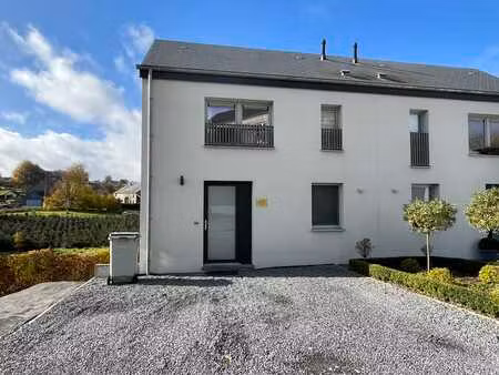 charmante maison au coeur du village d'ochamps