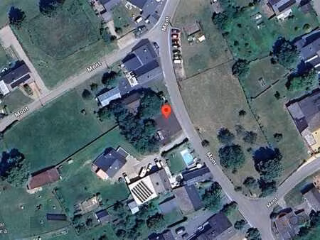 terrain avec anciennes bâtisses en pierre du pays