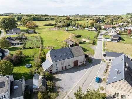 volumes et potentiel - bien de caractère avec grand jardin