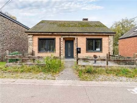 maison lumineuse à réinventer avec vue sur la vallée