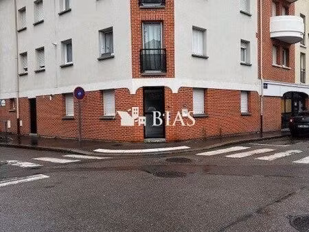 local 77 m² elbeuf