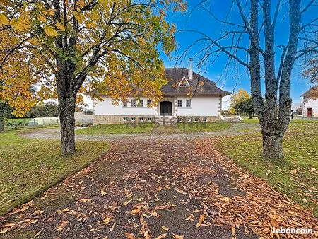 maison 10 pièces 223 m²