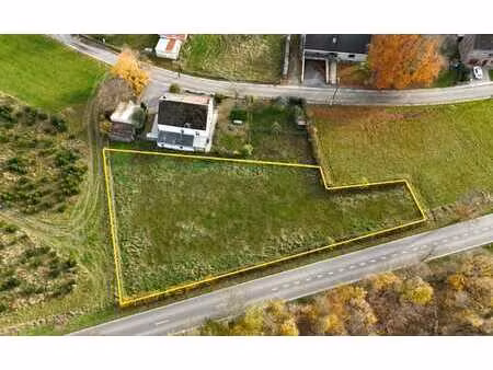 très beau terrain à bâtir d'environ 17 ares !