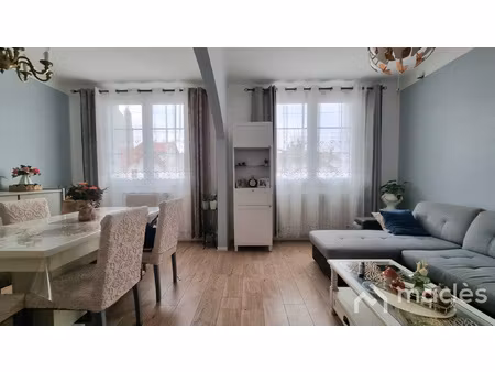 à vendre : maison familiale avec terrasse et combles aménage