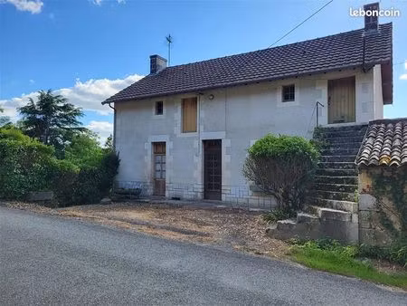 maison de bourg à rénover à bellefonds