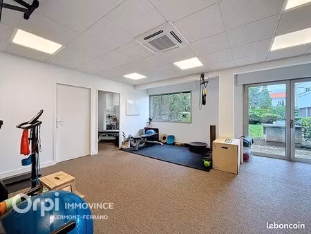 commerce santé 48 m²