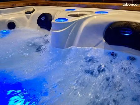 spa   jacuzzi &sauna  clefs en main