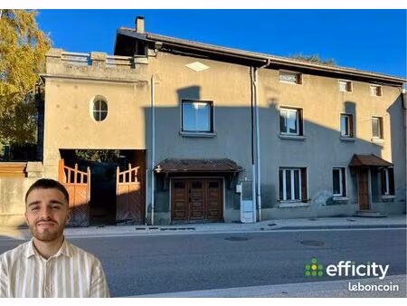 immeuble 20 pièces 254 m²