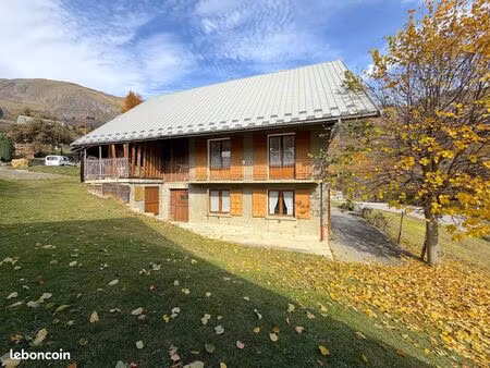 maison 7 pièces 101 m²