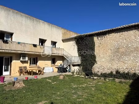 immeuble 15 pièces 306 m²