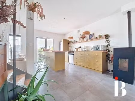 maison 6 pièces 148 m²