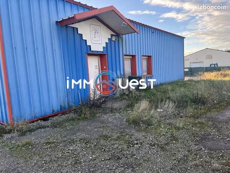 hangar 3 pièces 301 m²