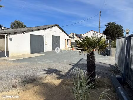 local 695 m² apremont